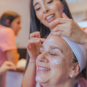 Lifting de pestañas + Perfilado de Cejas + Hidratación Facial